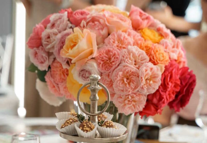 ЦВЕТЫ ЖЕНСКОЙ ДИПЛОМАТИИ